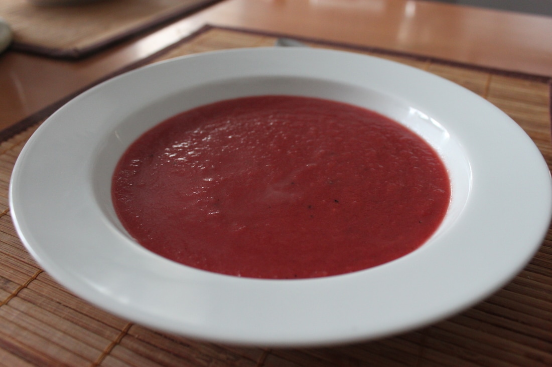 Gesunde Rote Beete Paleo Suppe